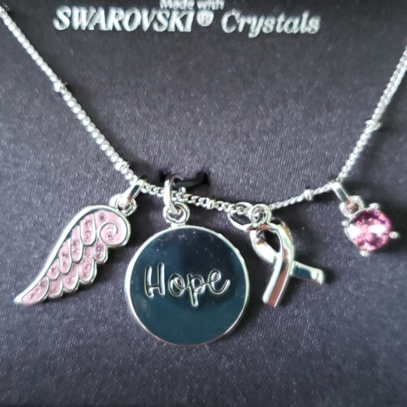 Swarovski Crystals necklace - Picture 2 of 2